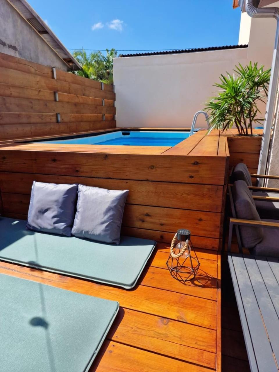 Patio, Pool view, Swimming pool, internet