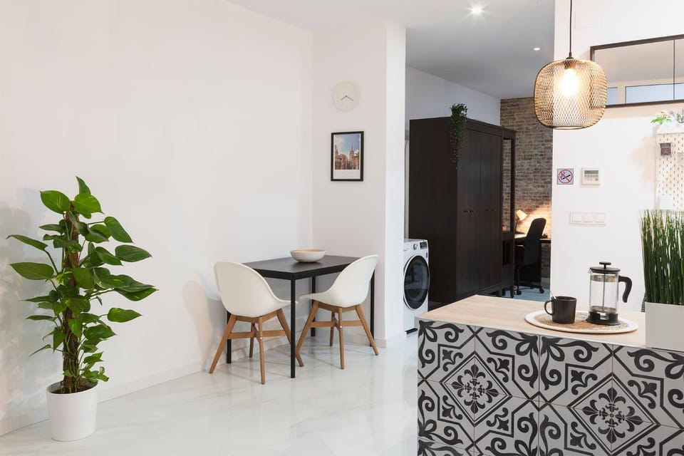 Kitchen or kitchenette, Dining area, wardrobe, washing machine