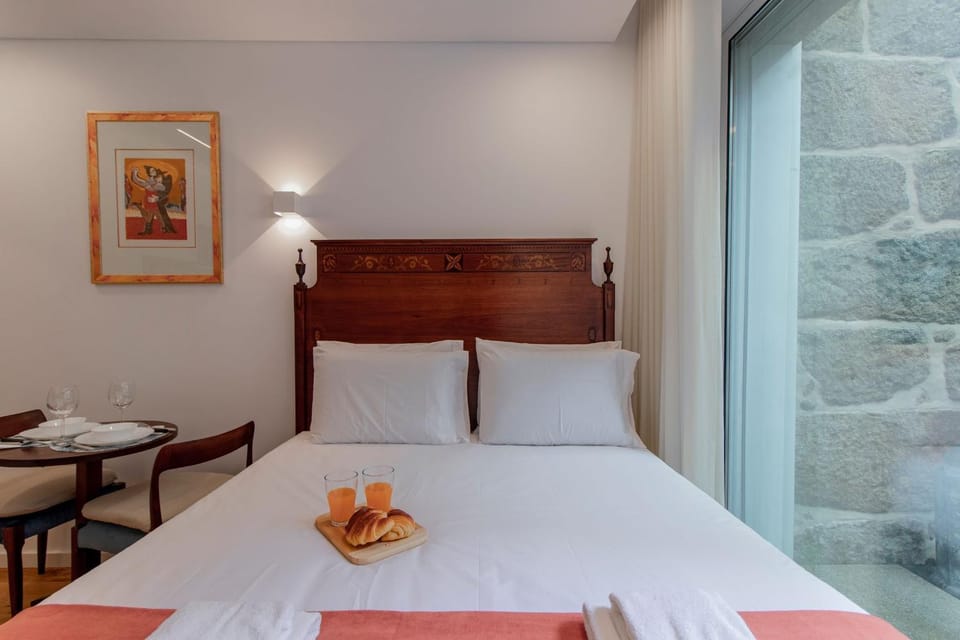 Cozy Studio w/ Patio by LovelyStay Apartment in Porto