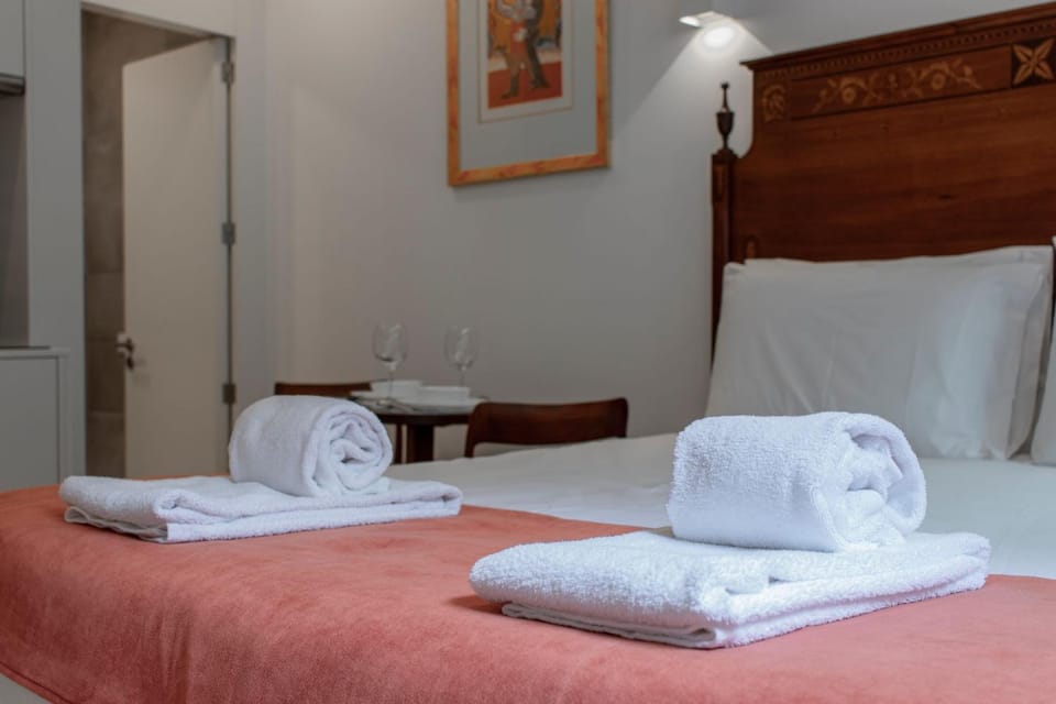 Cozy Studio w/ Patio by LovelyStay Apartment in Porto