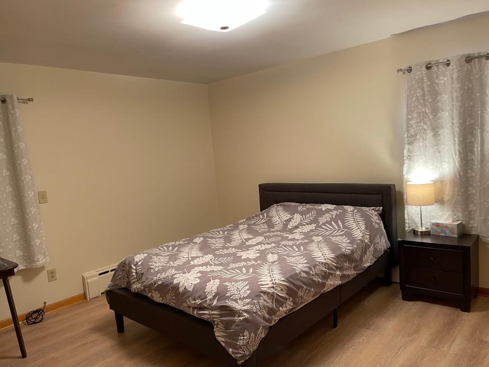 New Brunswick NJ Master Bedroom with private bath Vacation rental in New Brunswick