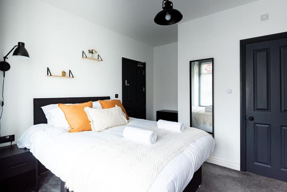 5 Bed House Perfect for Contractor & Family Groups House in Shrewsbury