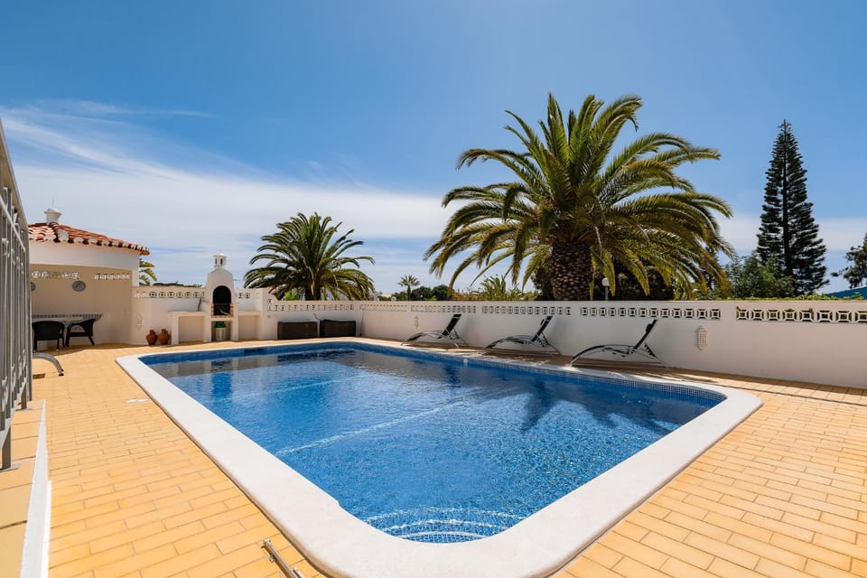 Pool view, Swimming pool, sunbed