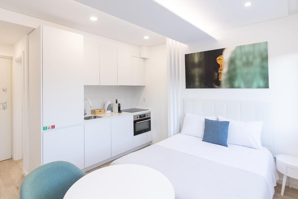 Bed, Kitchen or kitchenette
