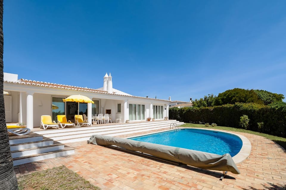 Patio, Pool view, Swimming pool, Swimming pool, sunbed