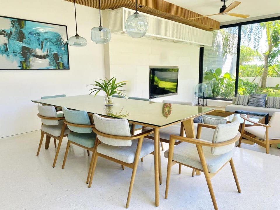 TV and multimedia, Kitchen or kitchenette, Seating area, Dining area