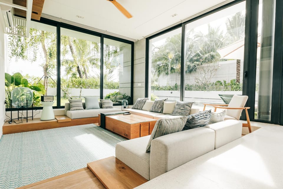Communal lounge/ TV room, Living room, Seating area