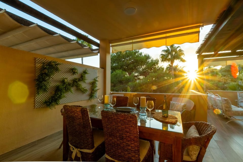 View (from property/room), Balcony/Terrace, Balcony/Terrace, Seating area, Dining area