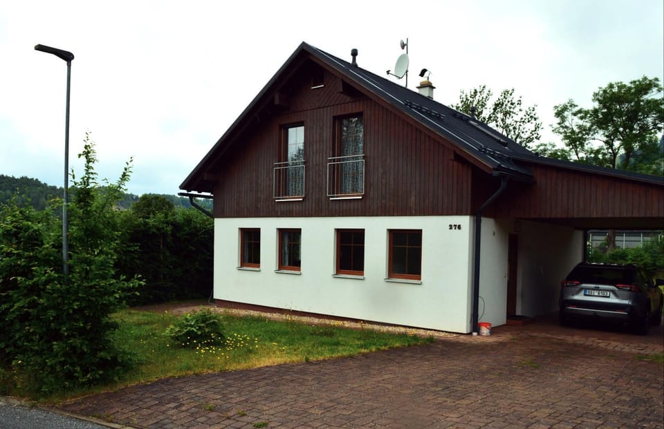 Chalupa pod vrškem House in Czechia