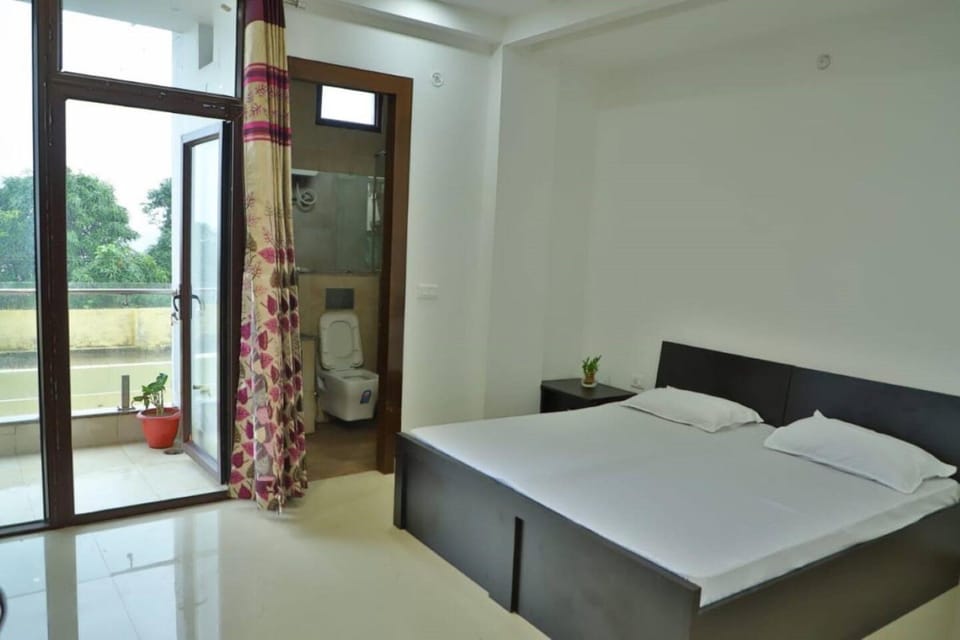 Bathroom, Bedroom