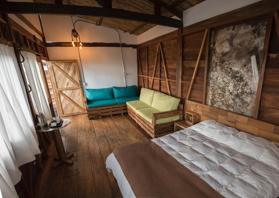 Bed, Living room, Photo of the whole room, Seating area, Bedroom