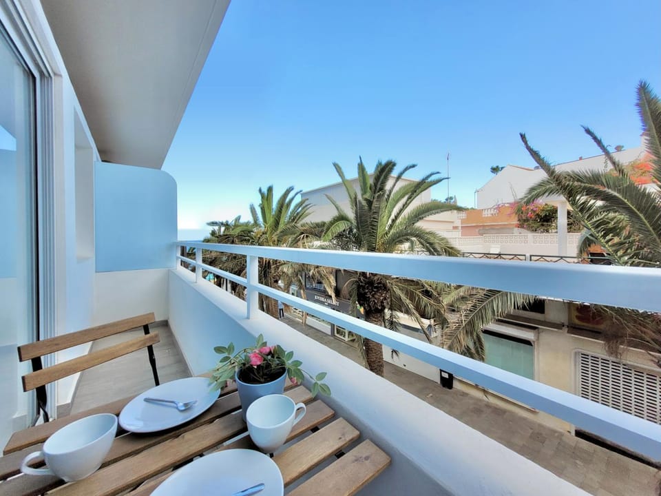 View (from property/room), Balcony/Terrace, Seating area