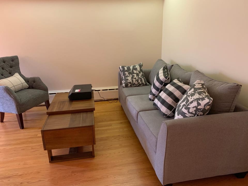 #1 Bright Private Room near New Brunswick, NJ downtown Vacation rental in New Brunswick