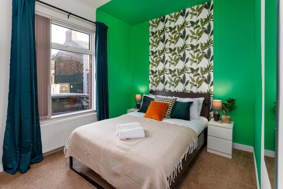 Bed, Photo of the whole room, Bedroom