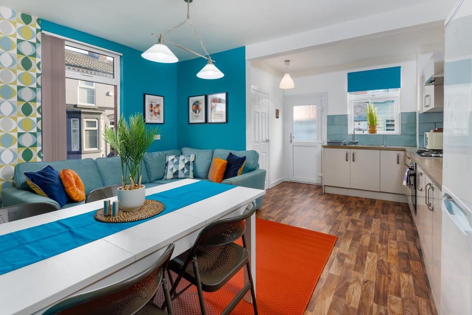 Kitchen or kitchenette, Living room, Dining area