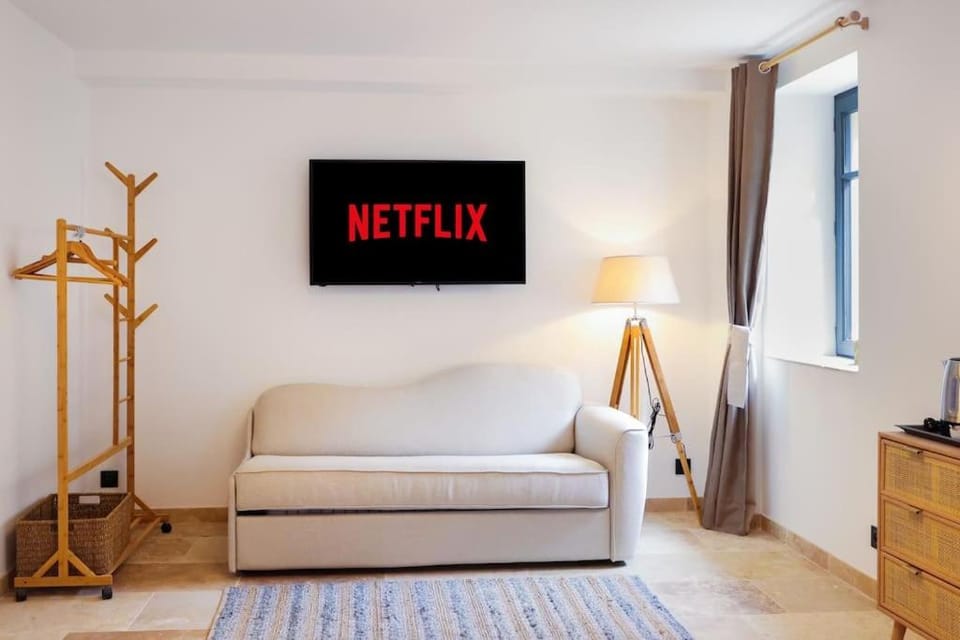Communal lounge/ TV room, TV and multimedia, Photo of the whole room