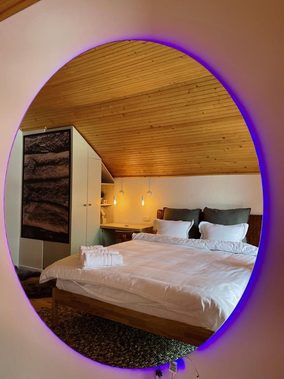 Bed, Bedroom, heating, internet, wardrobe