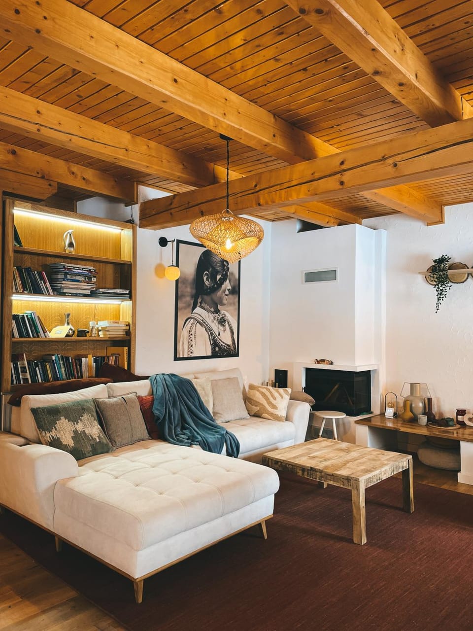 Library, TV and multimedia, Living room, Seating area, fireplace, heating