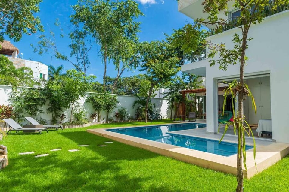 Garden, Swimming pool