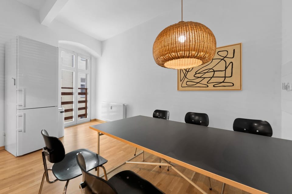 Dining area, kitchen