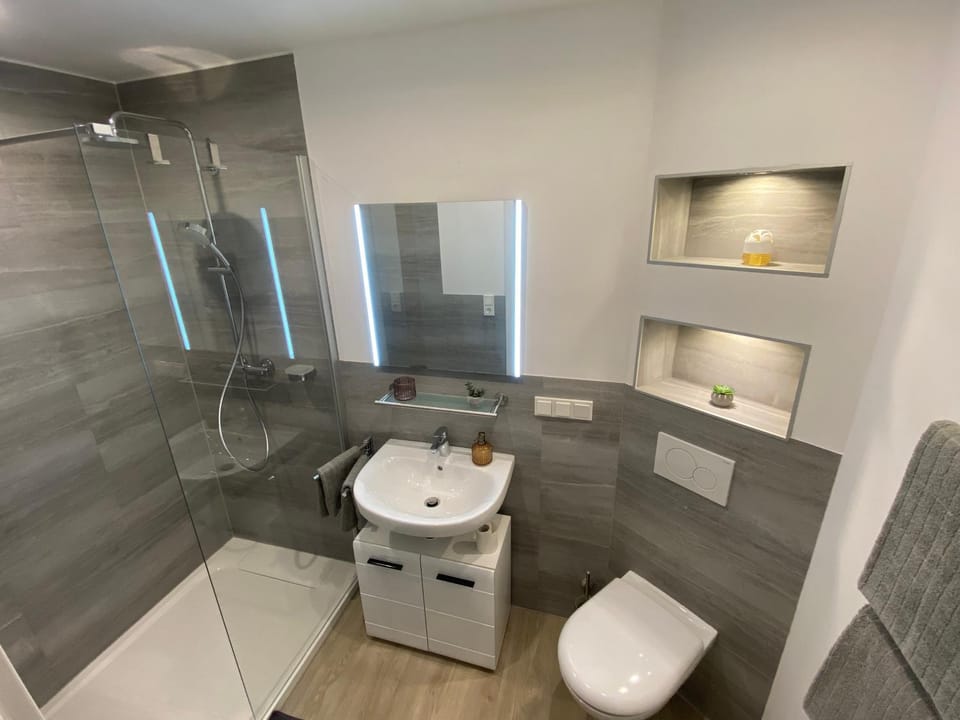 Shower, Toilet, Bathroom