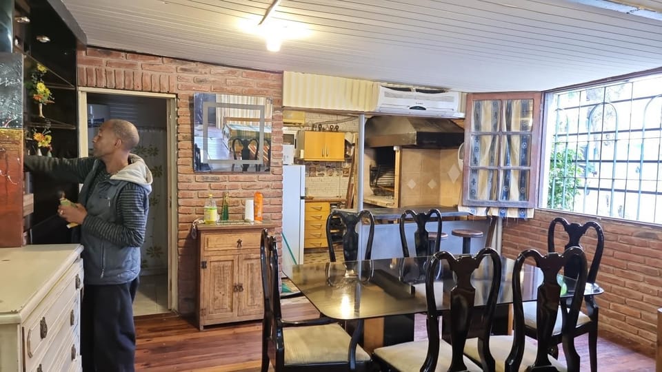 Kitchen or kitchenette, Dining area, stove