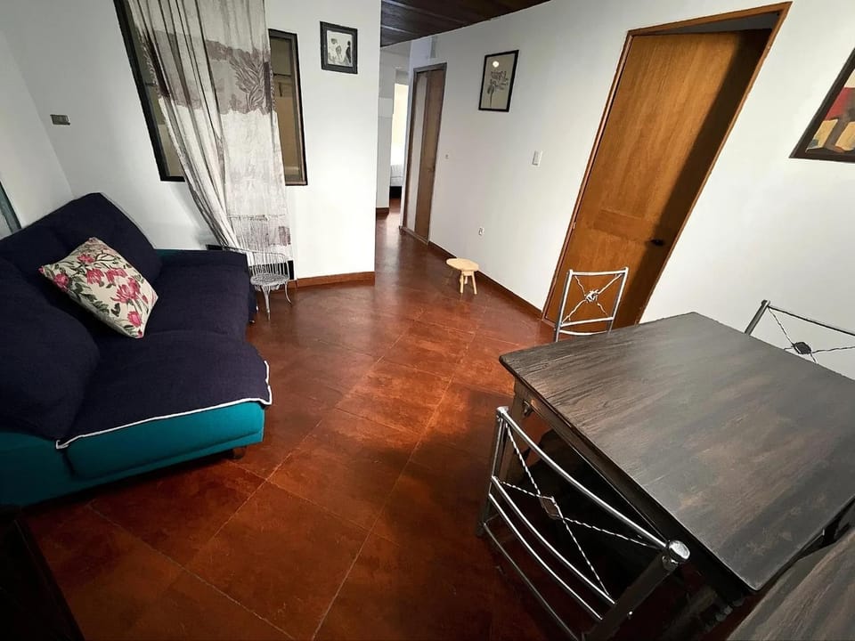 Aparta Suites Torre de Prado 305 Apartamento para 8 Personas Apartment in Medellin