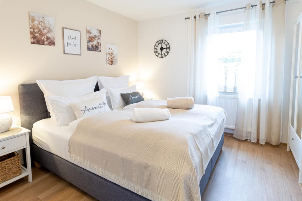 Bed, Bedroom, wardrobe