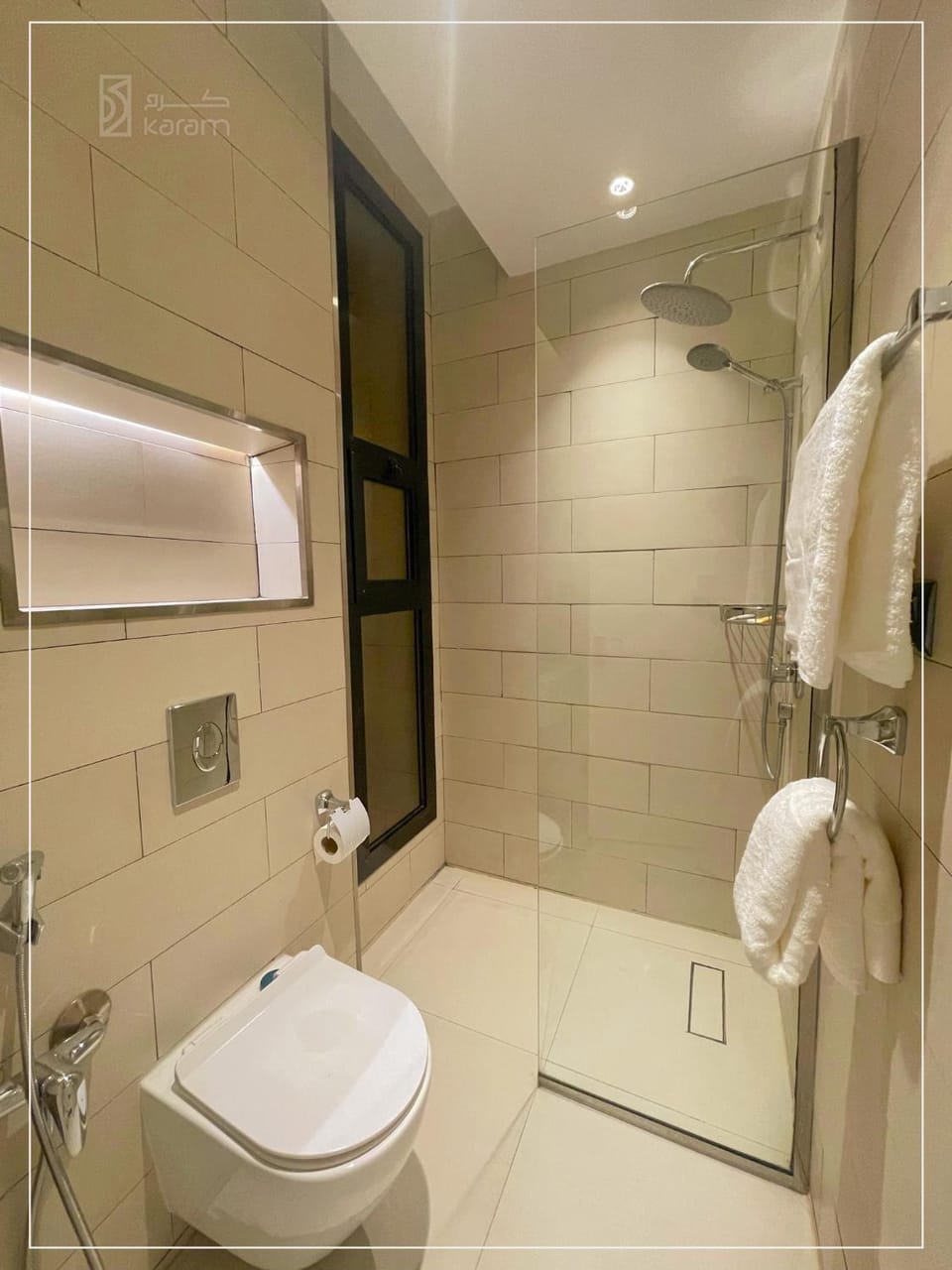 Shower, Toilet, Bathroom, towels