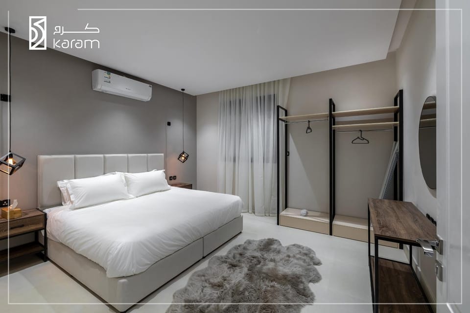 Bed, Photo of the whole room, Bedroom, air conditioner