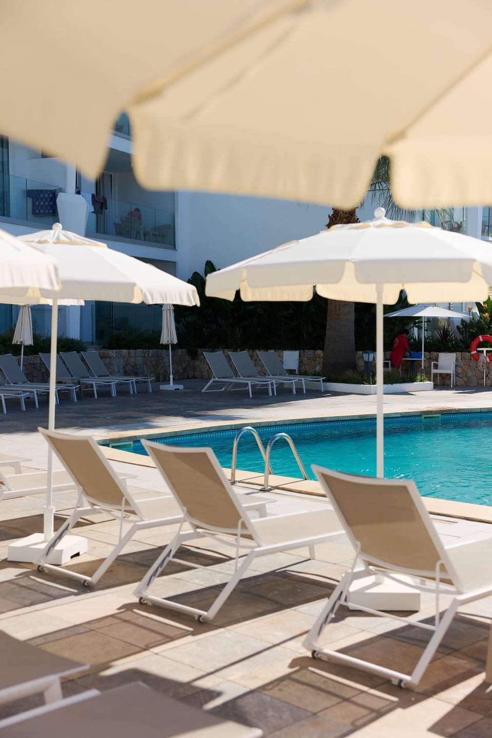 Swimming pool, sunbed