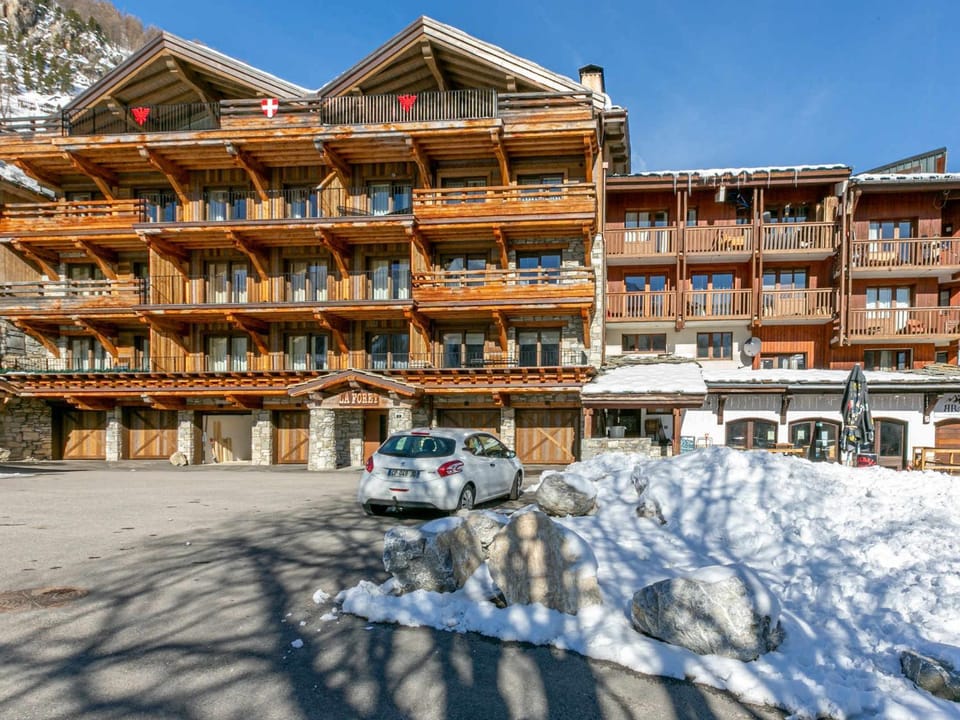 Appartement de luxe avec cheminée, balcon et services inclus, au pied de la forêt de Bellevarde - FR-1-694-12 Apartment in Val dIsere