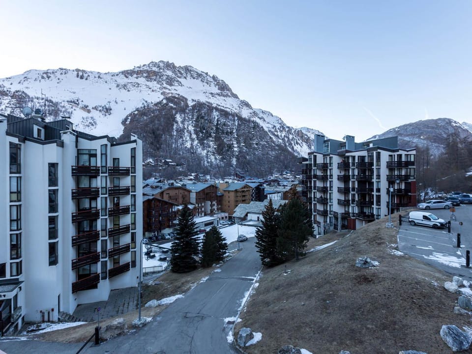 Élégant 3 pièces rénové avec balcon, cœur de Val-d'Isère, proche commodités - FR-1-694-1 Apartment in Val dIsere