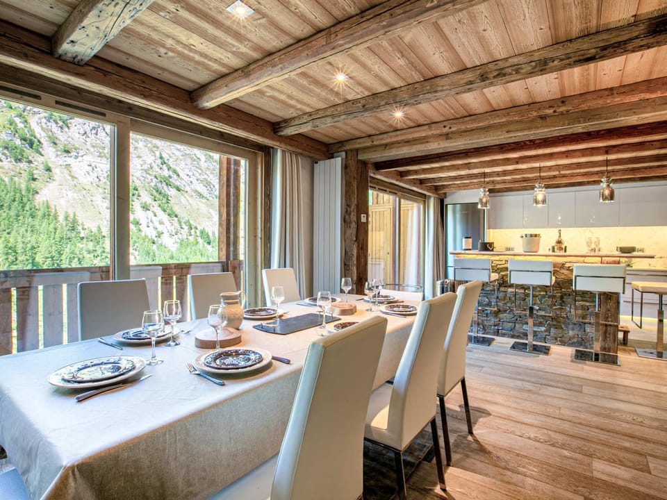 Cocon raffiné 5 pièces skis aux pieds à Val-d’Isère avec wifi, cheminée et garage - FR-1-694-11 Apartment in Val dIsere