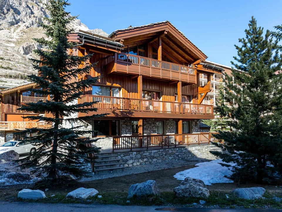 Appartement cocooning skis aux pieds avec terrasse Sud, Wi-Fi et équipements complets - FR-1-694-28 Apartment in Val dIsere