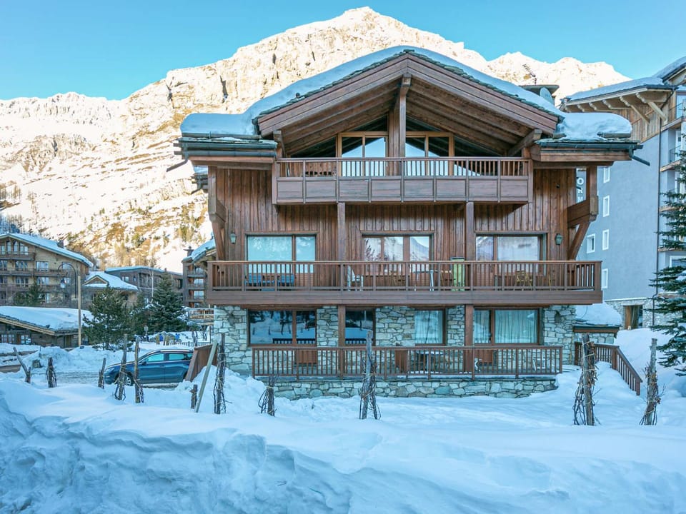 Appartement cocooning skis aux pieds avec terrasse Sud, Wi-Fi et équipements complets - FR-1-694-28 Apartment in Val dIsere