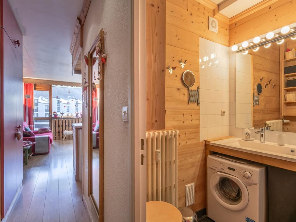 Coquet appartement montagnard proche commodités - FR-1-694-35 Apartment in Val dIsere