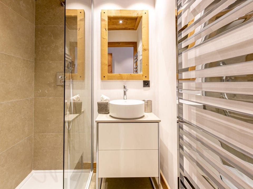 Luxueux 4 pièces avec balcon, cheminée et services conciergerie à Val-d'Isère - FR-1-694-65 Apartment in Val dIsere