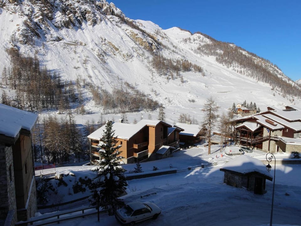 Confort 2P avec Wifi et Parking à Val-d'Isère - FR-1-694-69 Apartment in Val dIsere