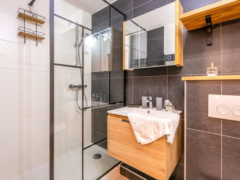 Appartement coquet avec WiFi, proche pistes et navette - FR-1-694-67 Apartment in Val dIsere