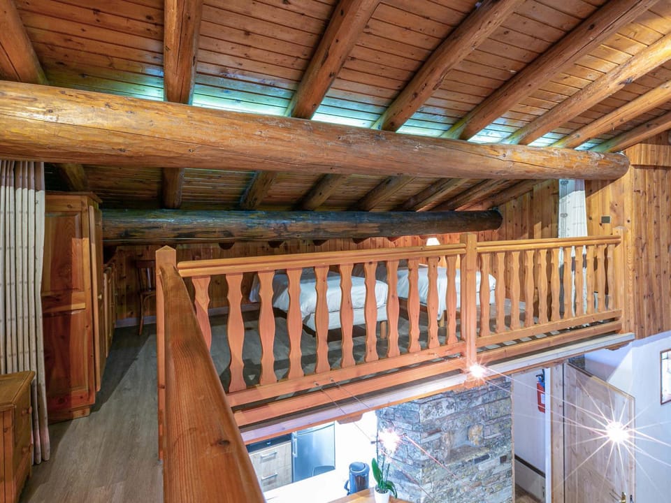 Charmant Appartement Montagnard au Coeur du Vieux Village, aux Pieds des Pistes de Val-d'Isère - FR-1-694-77 Apartment in Val dIsere