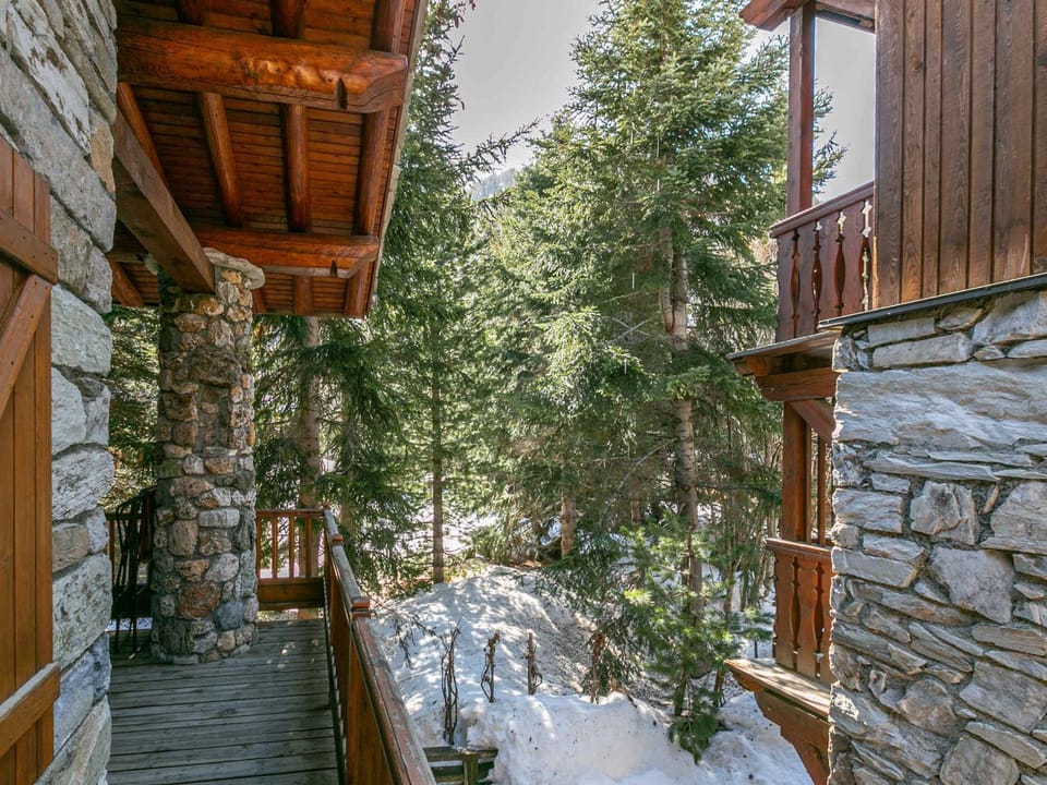 Charmant Appartement Montagnard au Coeur du Vieux Village, aux Pieds des Pistes de Val-d'Isère - FR-1-694-77 Apartment in Val dIsere
