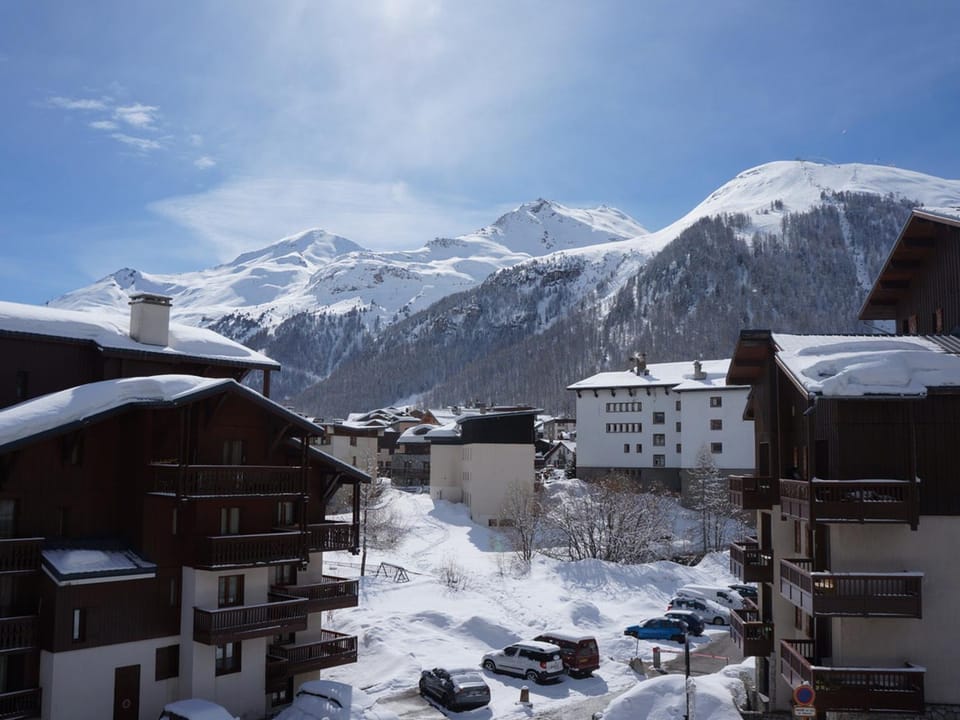 Studio cosy avec wifi proche centre Val-d'Isère - FR-1-694-86 Apartment in Val dIsere
