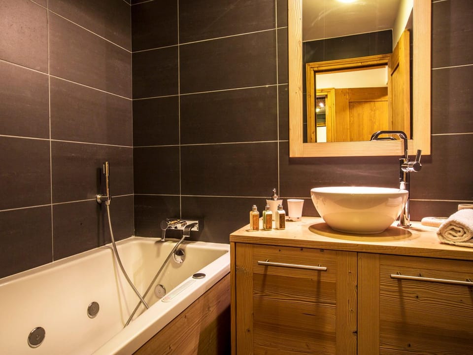 Appartement haut de gamme au centre, animaux admis, WiFi Apartment in Val dIsere