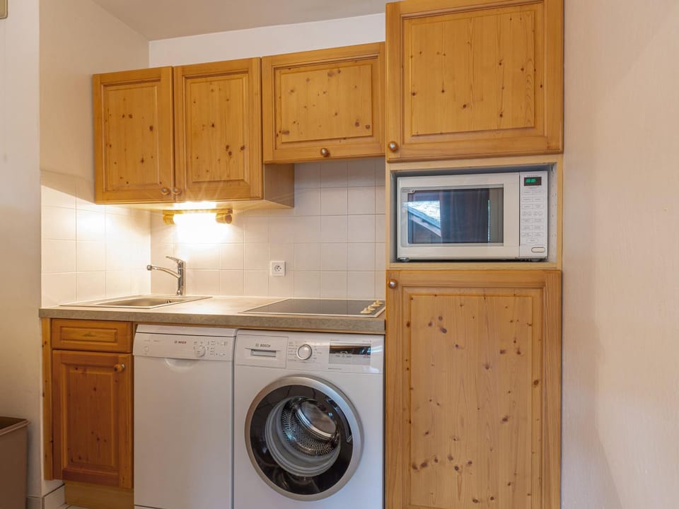 Spacieux appartement 3 pièces avec balcon, départ skis aux pieds, WIFI à Val-d'Isère - FR-1-694-103 Apartment in Val dIsere