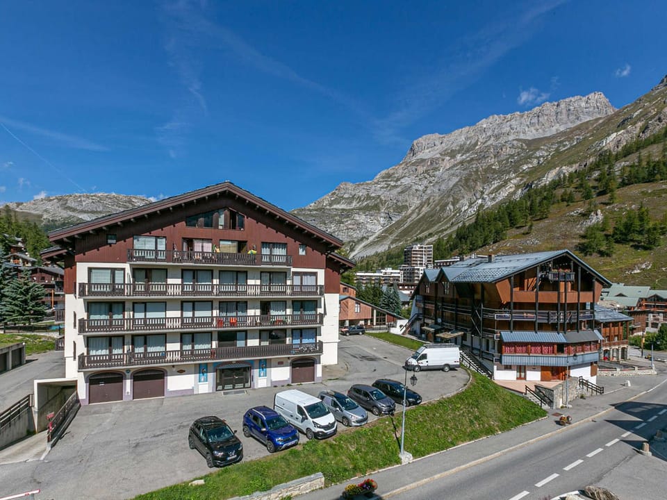 Appartement cosy et bien équipé, proche du centre et des pistes à Val-d'Isère - FR-1-694-113 Apartment in Val dIsere