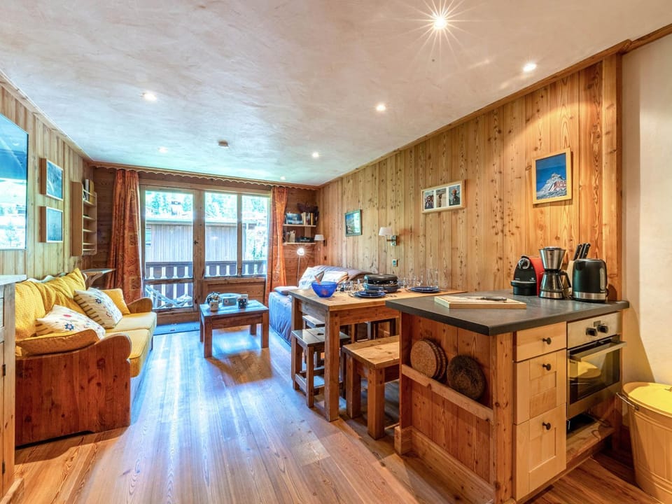 Appartement Duplex Intimiste avec Wifi, Balcon et Proche Pistes à Val-d'Isère - FR-1-694-135 Apartment in Val dIsere
