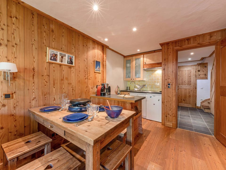 Appartement Duplex Intimiste avec Wifi, Balcon et Proche Pistes à Val-d'Isère - FR-1-694-135 Apartment in Val dIsere