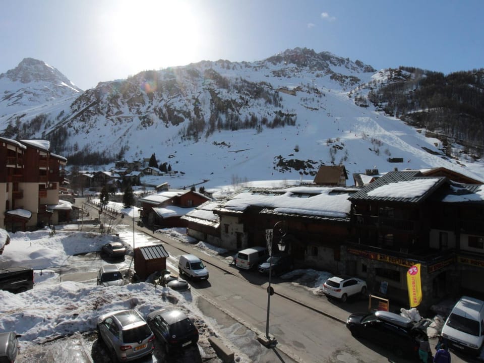 Appartement cosy avec wifi et parking - Pied des pistes, proche village enfants - FR-1-694-140 Apartment in Val dIsere
