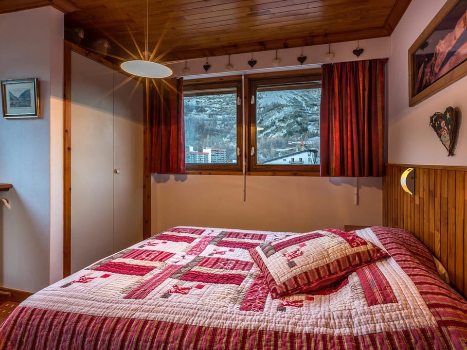Appartement spacieux pour 6, proche pistes et centre aquasportif à Val-d'Isère - FR-1-694-194 Apartment in Val dIsere
